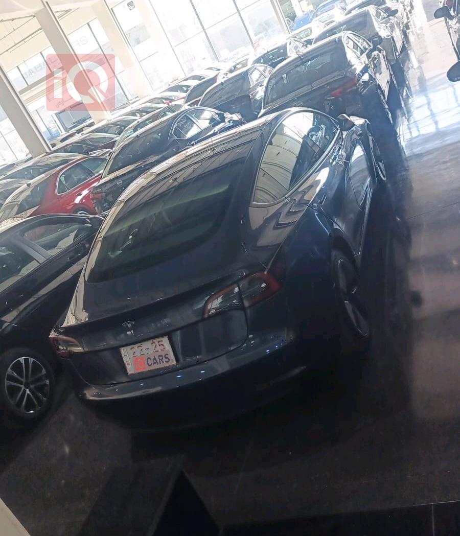 تسلا موديل 3